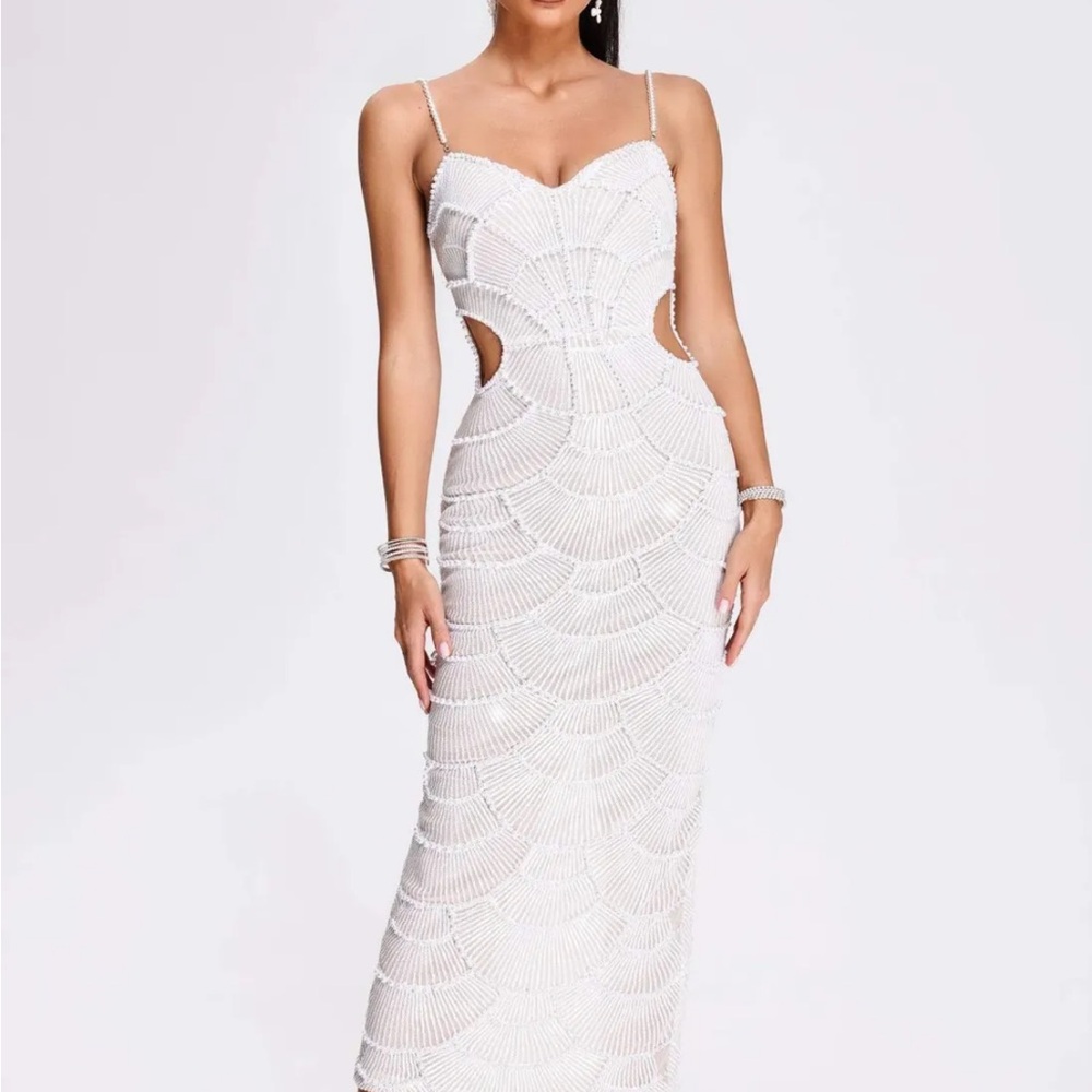 Chic White Cutout Midi Dress